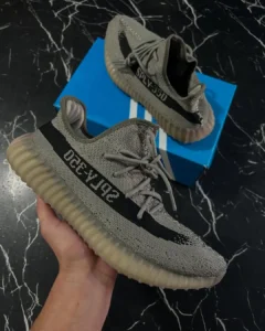 _-yeezy-_Elegância-Impecável-Descubra-a-perfeição-do-design-nos-Adidas-Yeezy_-um-modelo-impor